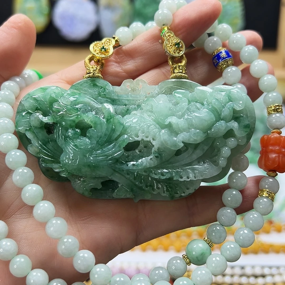 翡翠未镶嵌颈饰吊坠