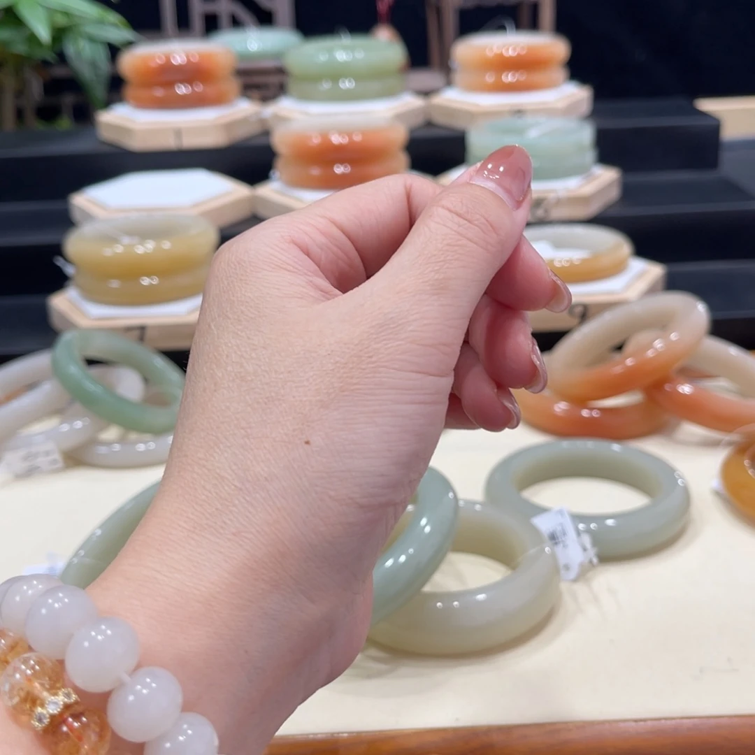 石英质玉手镯未镶嵌?****光