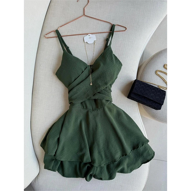 INS CEC墨绿色设计感v领吊带连衣裙女2025夏季露背不规则裙裤短裙