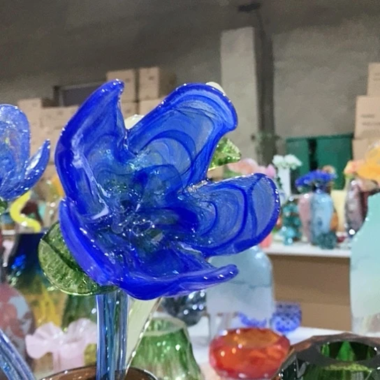 琉璃花瓶高45厘米宽9厘米