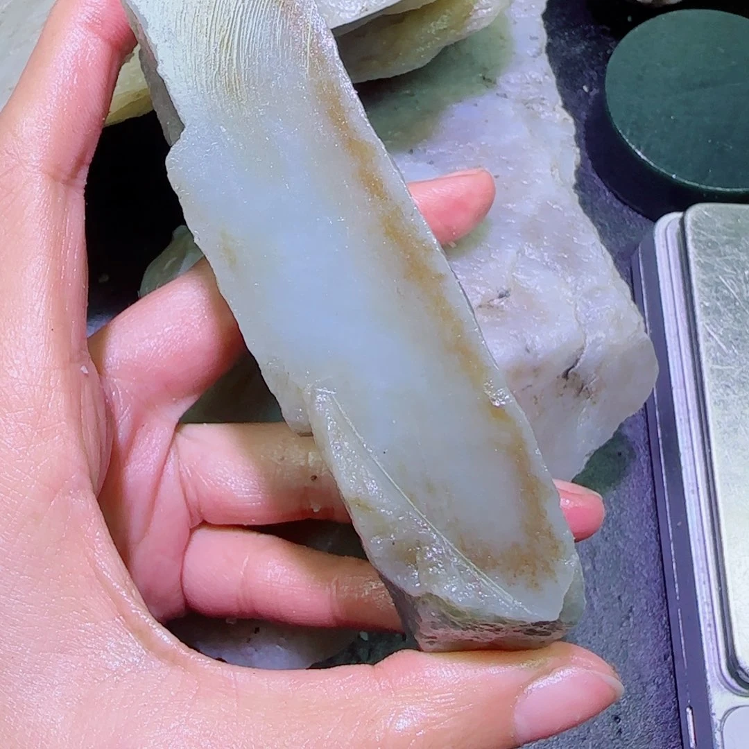 闲***醉和田玉未镶嵌珠宝半成品