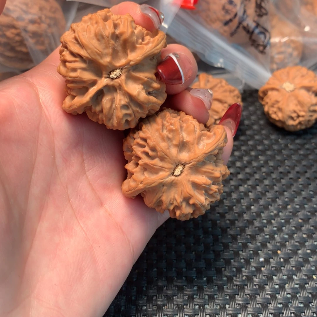 【闪购商品】文玩核桃吊坠苹果园