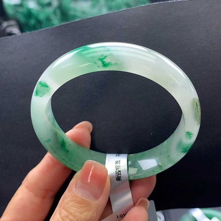 石英质玉未镶嵌手镯