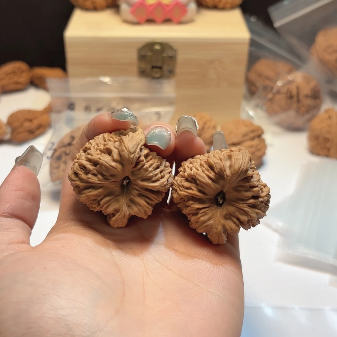 用***4吊坠文玩核桃36号黄金甲