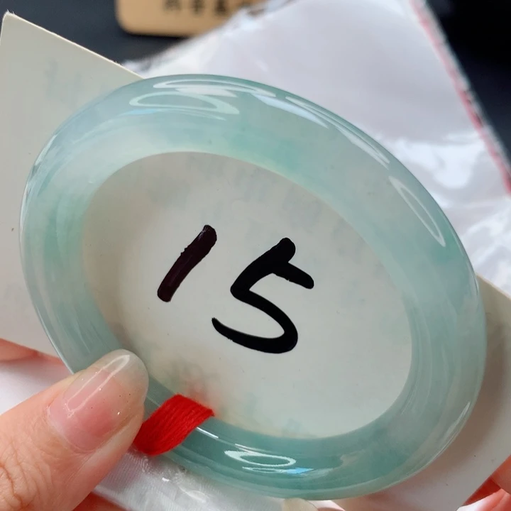 未镶嵌手镯（圆镯）翡翠种水不匀