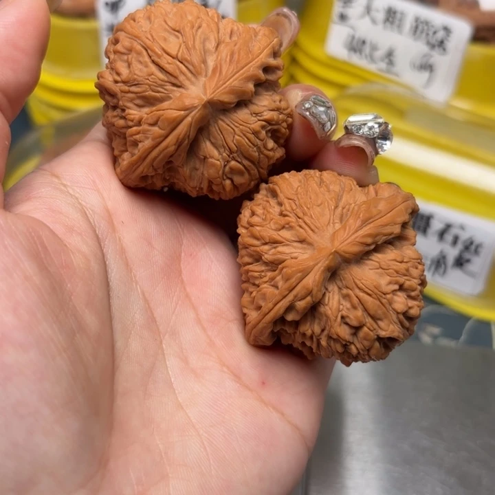 文玩核桃吊坠46-29421-02