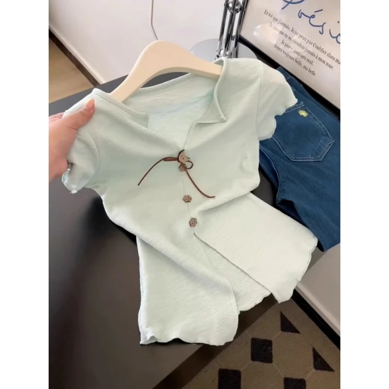 今年流行的女装高级小众不撞款上衣绿色短袖上衣夏季2025新款T恤