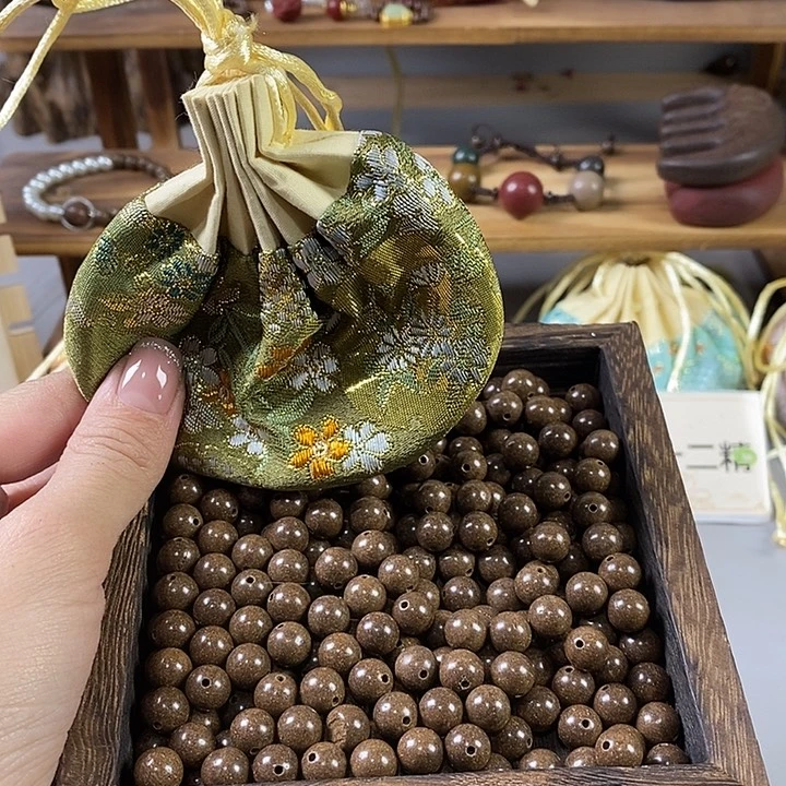 泥塑瑕疵参宝0.8香包