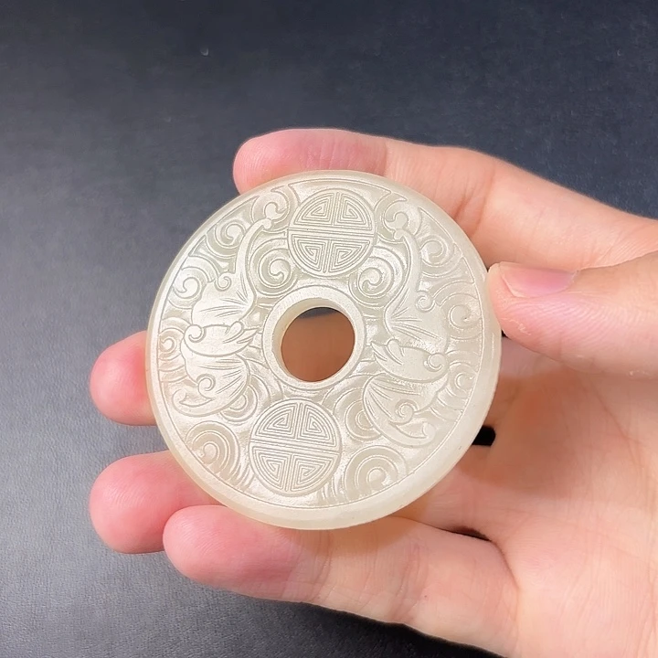 和田玉挂件未镶嵌夫**争