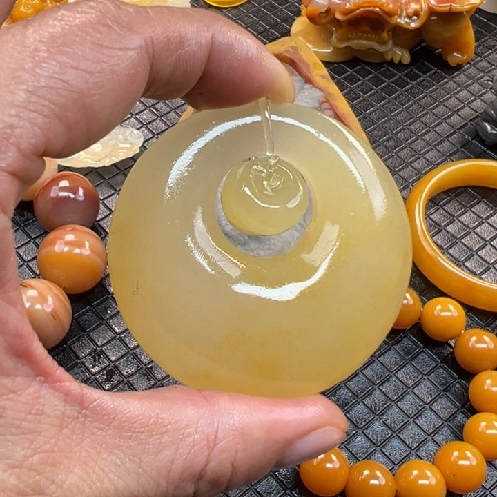 石英质玉（黄龙玉）颈饰未镶嵌用****2