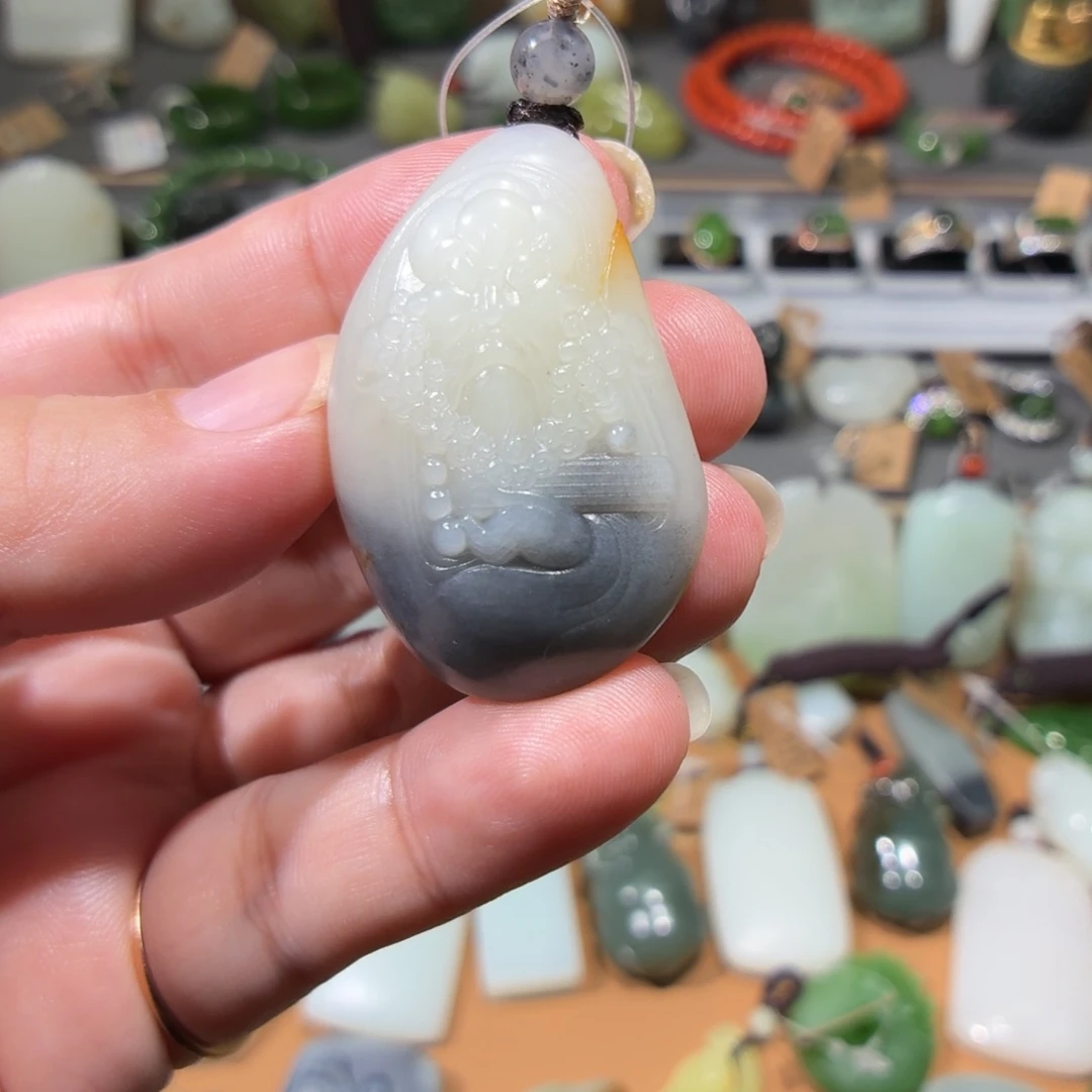 颈饰未镶嵌和田玉