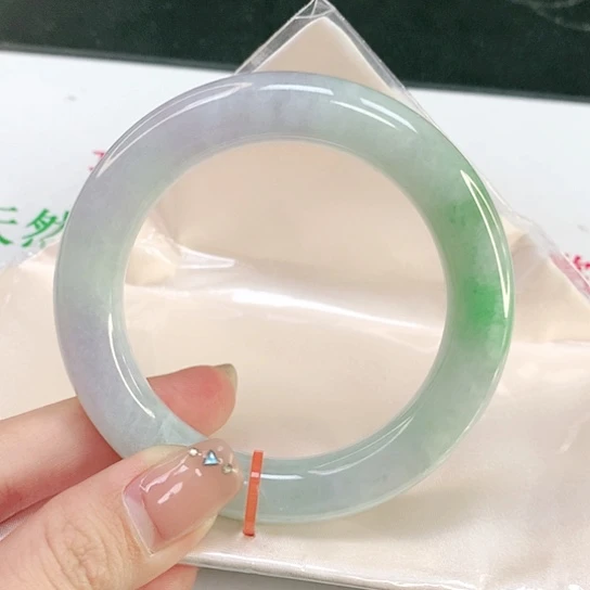 翡翠手镯未镶嵌天然翡翠A货108