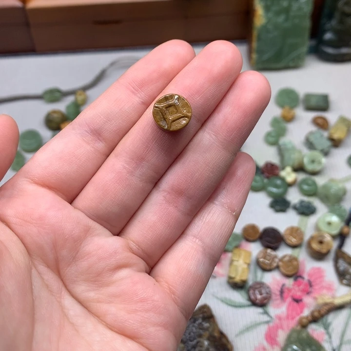 佐***6岫岩河磨玉（透闪石质玉）未镶嵌挂件