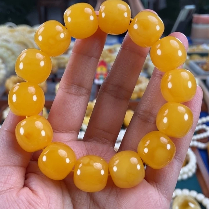 琥珀未镶嵌珠宝奇石17同料鸡油红老型42.17