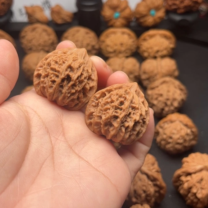 文玩核桃吊坠灯笼