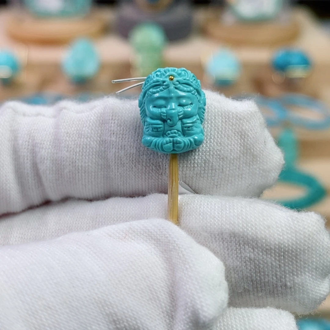 绿松石未镶嵌珠宝奇石