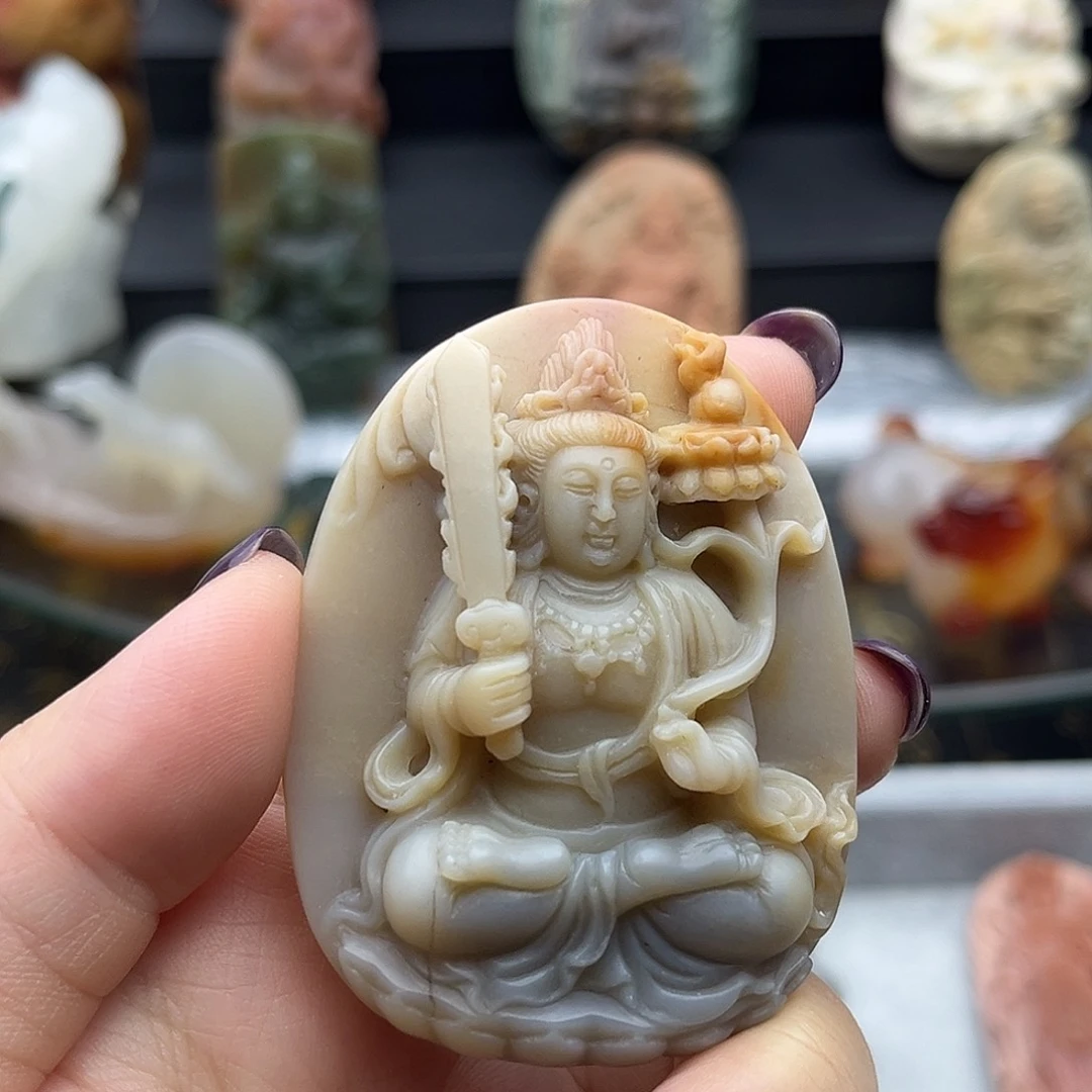颈饰未镶嵌石英质玉