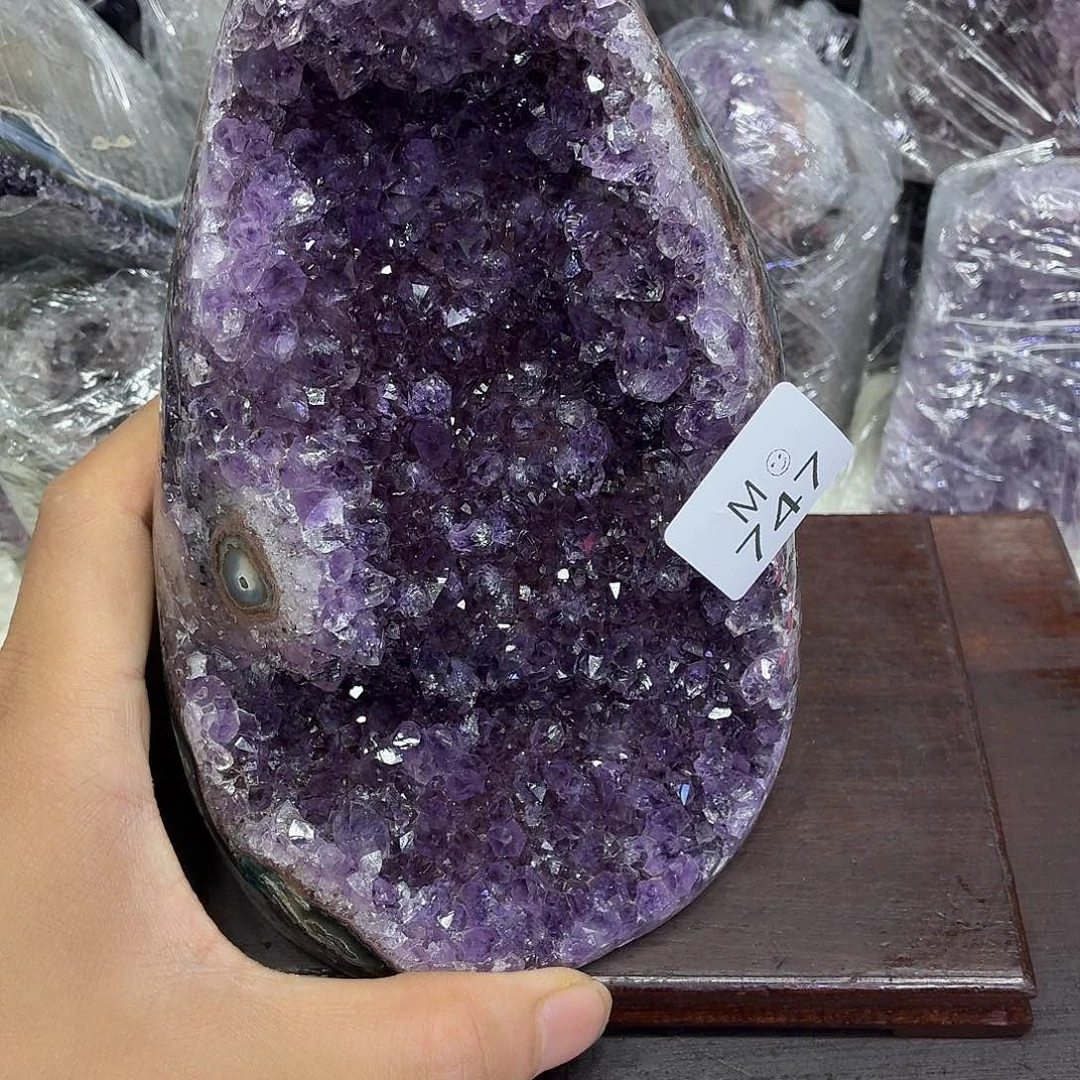 未镶嵌水晶大型摆件（非配饰）