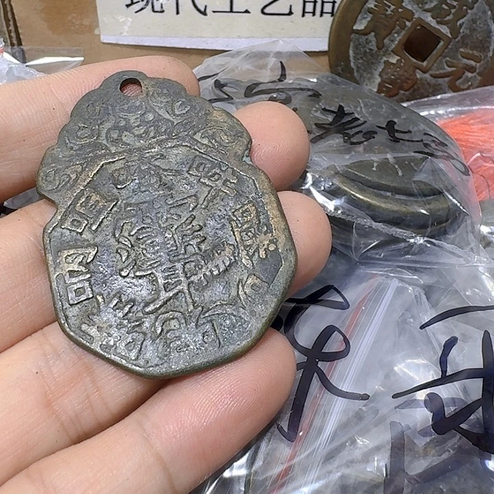 铜将*生现代工艺品花钱