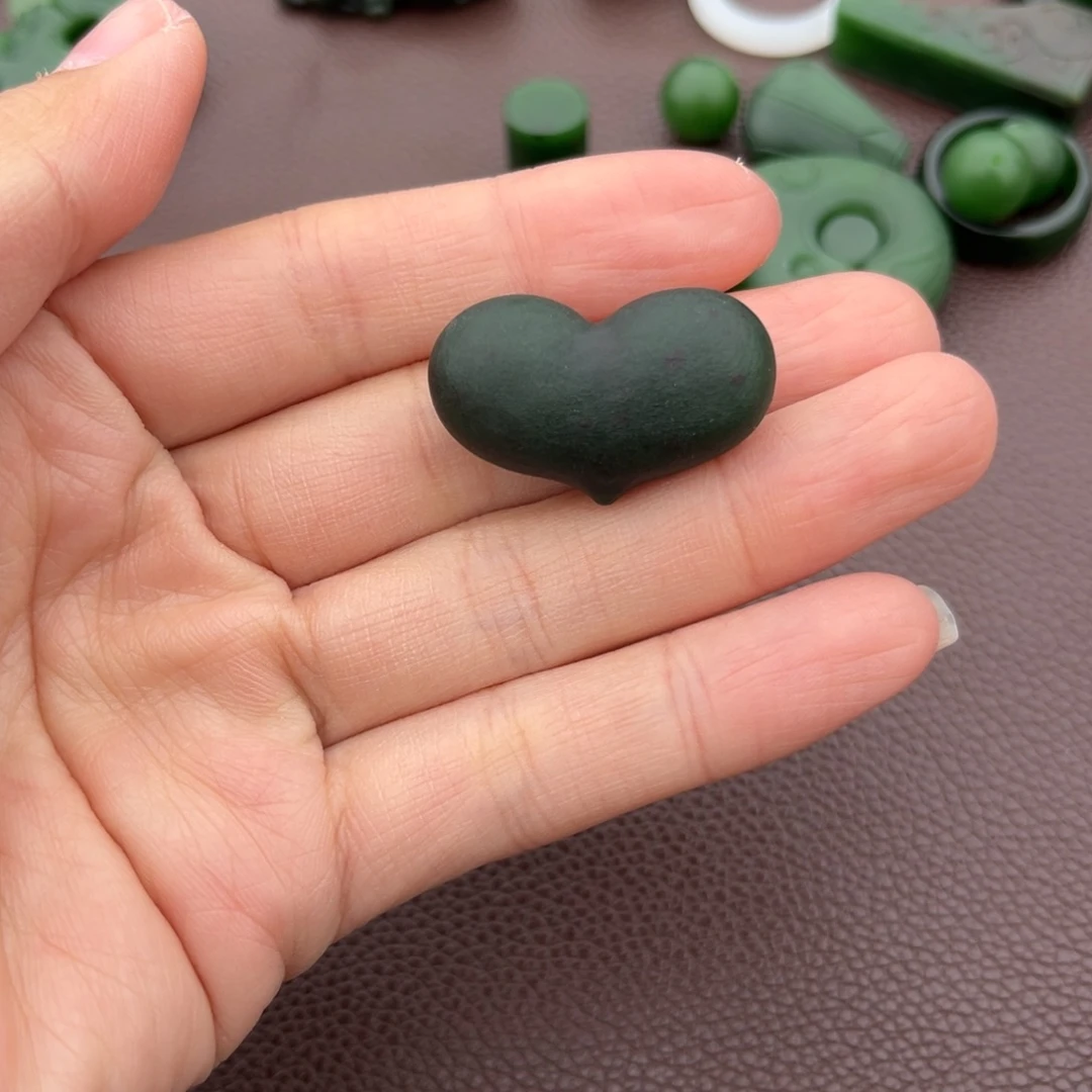 和田玉（碧玉）未镶嵌颈饰