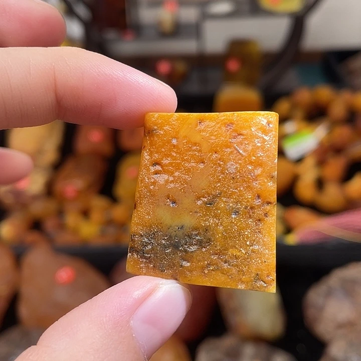 琥珀未镶嵌珠宝奇石