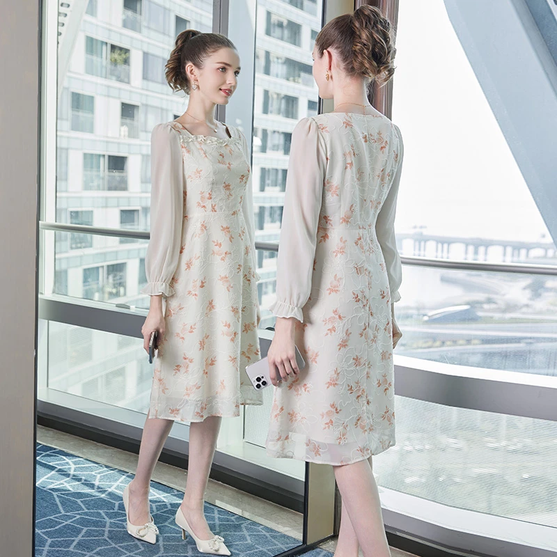 奢姿2025春季新款大码女装优雅小清新裙子胖妹妹碎花收腰连衣裙