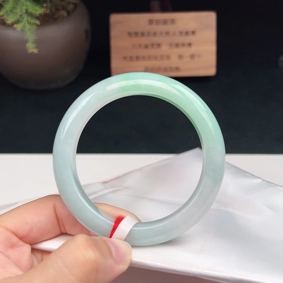 翡翠未镶嵌手镯z502-4-2