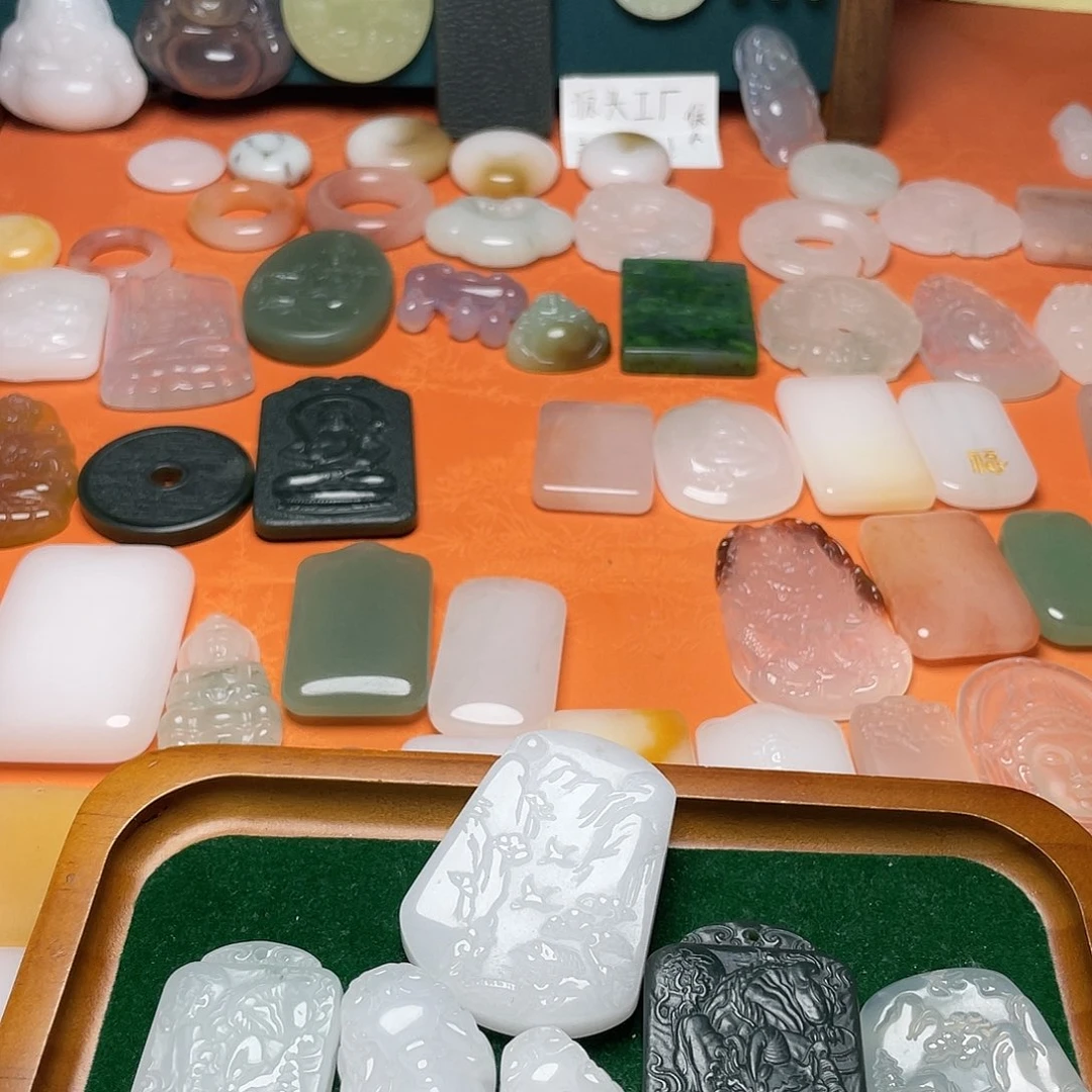 和田玉未镶嵌颈饰