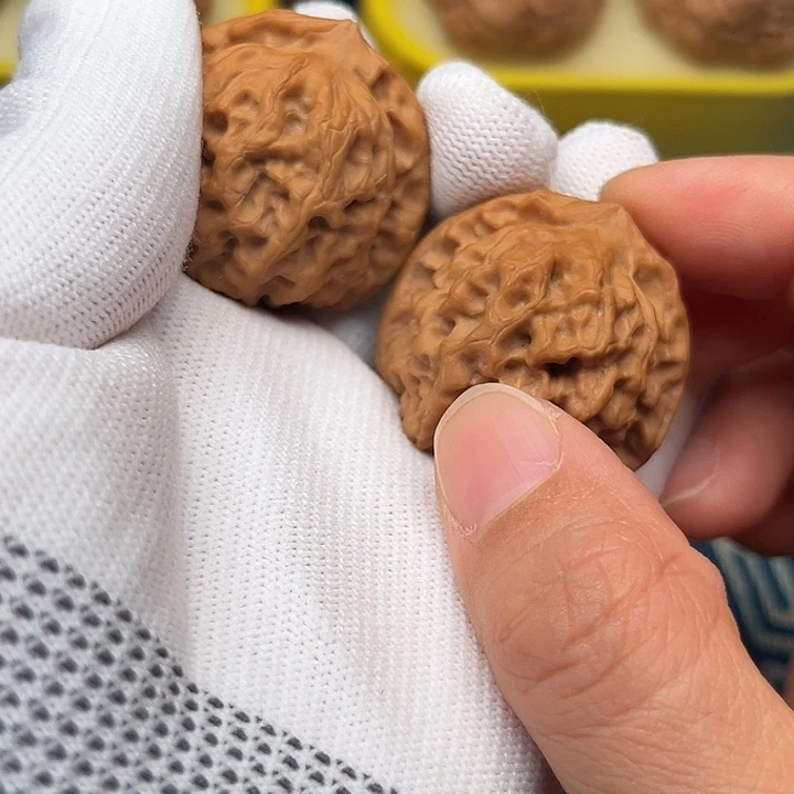 38全品玄月 文玩核桃