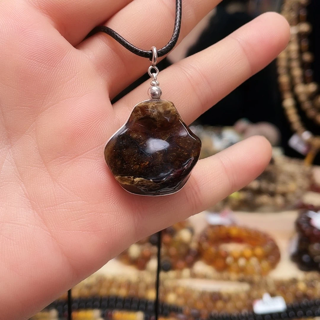 琥珀裸石未镶嵌大