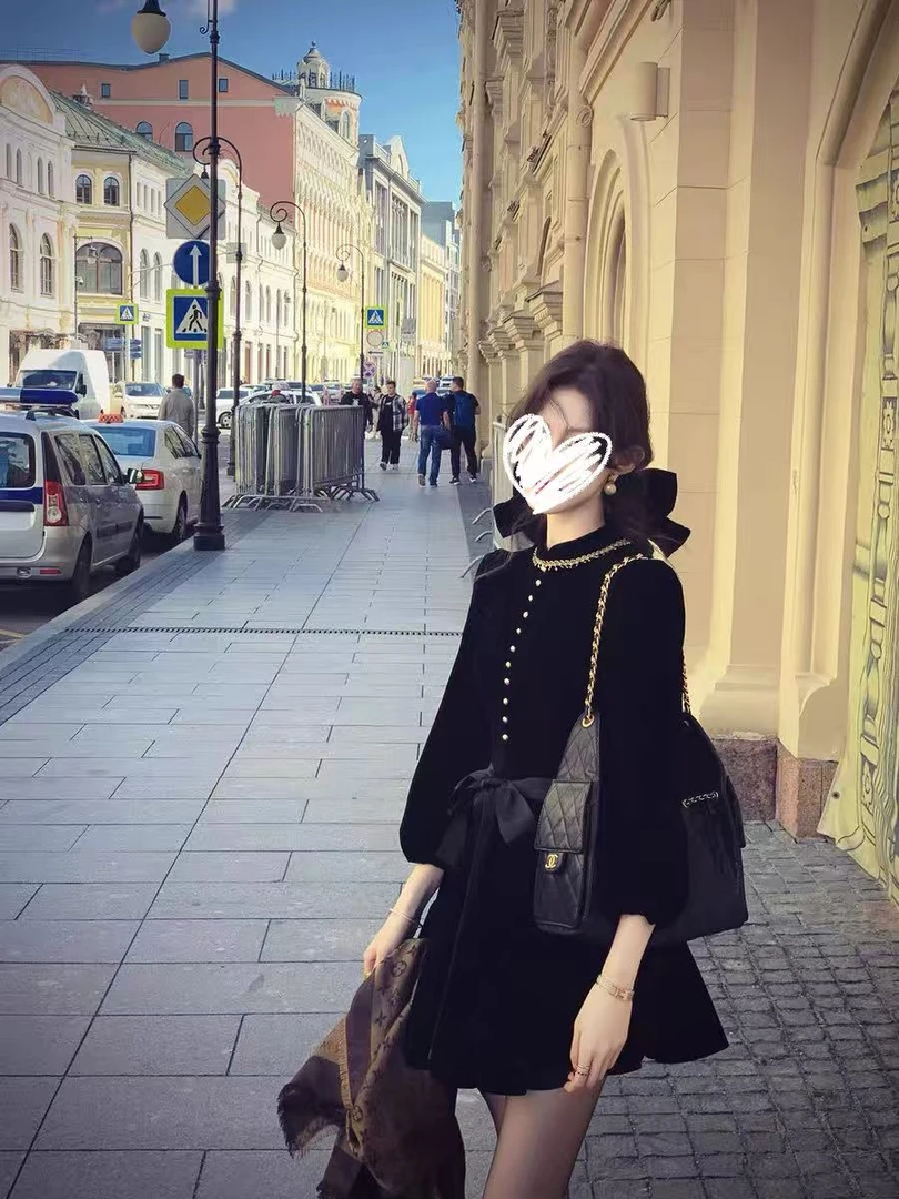 法式复古赫本风黑色丝绒连衣裙女2025新款秋冬高级感气质收腰裙子