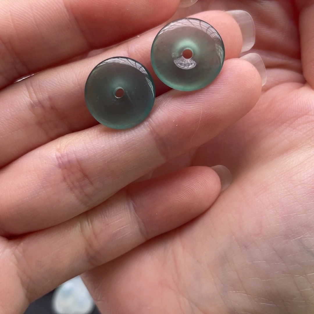 翡翠未镶嵌颈饰有**甜危料小扣子