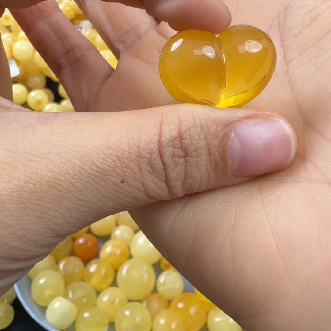 琥珀未镶嵌珠宝奇石