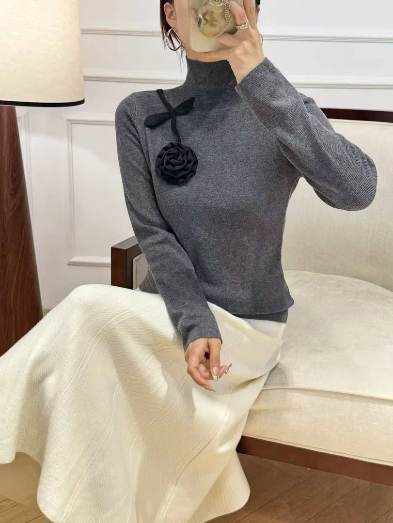 (中袖秋冬款)设计师针织花朵常规款女毛针织衫打底上衣7781# H