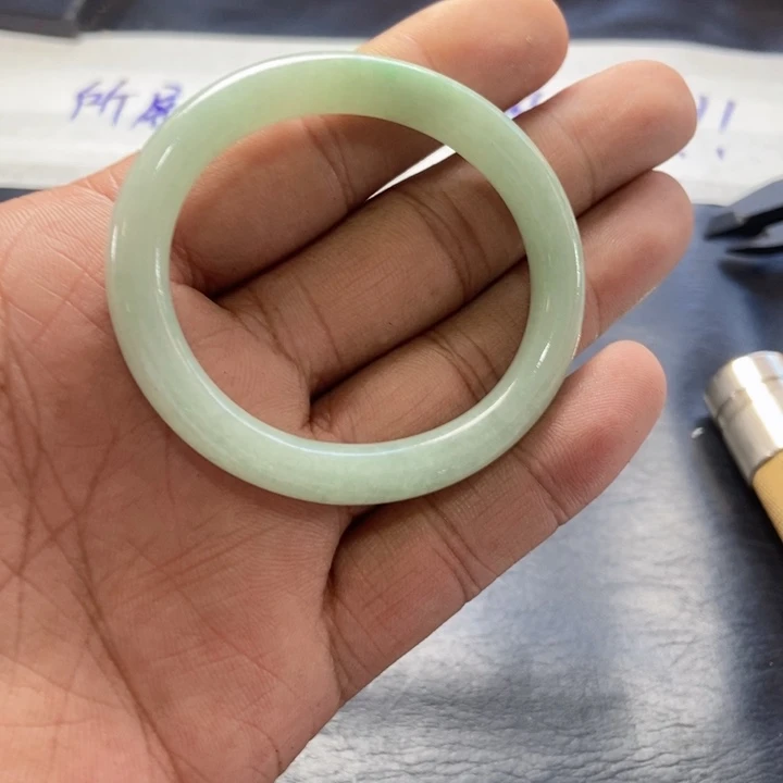 定制翡翠未镶嵌定制手镯