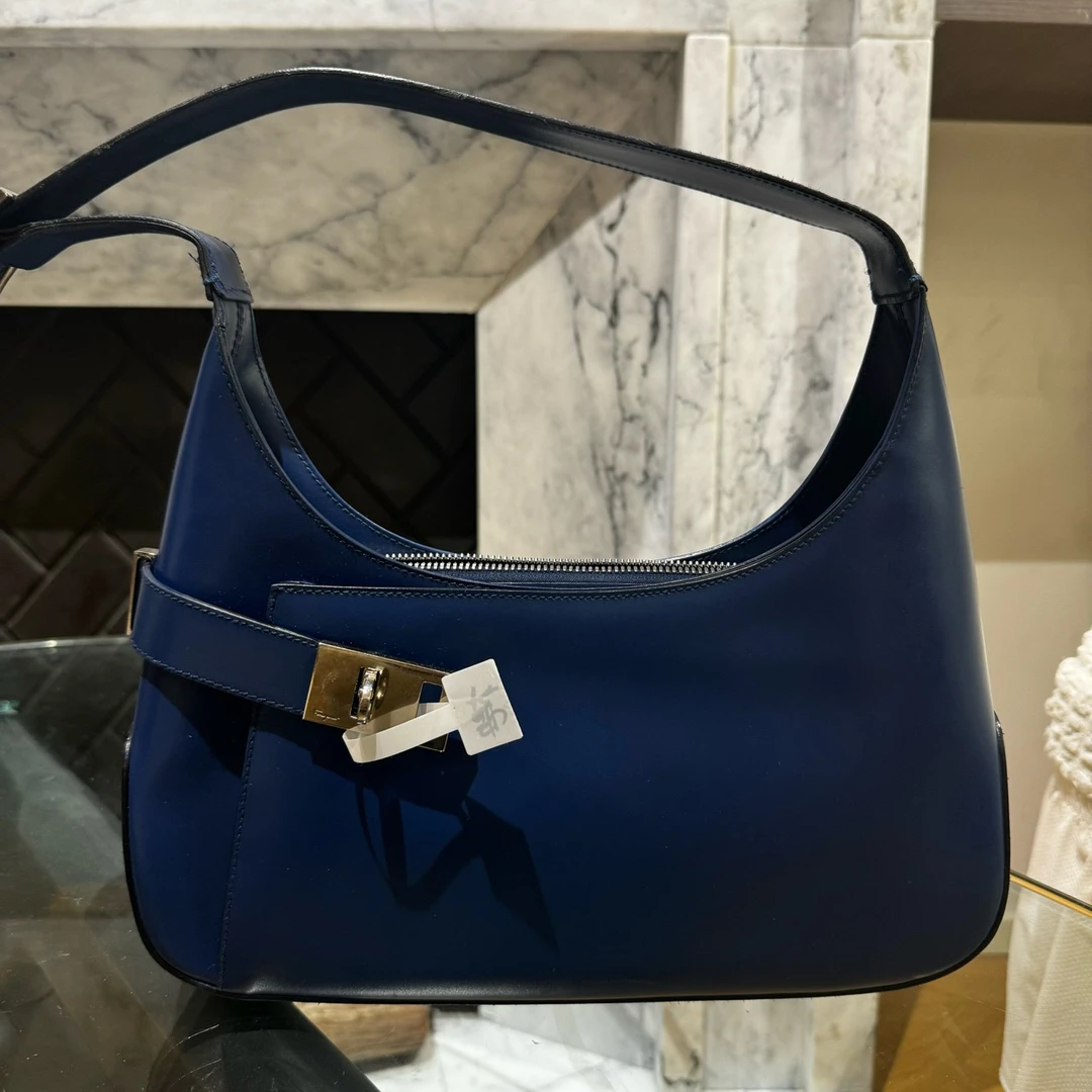 95新 FERRAGAMO/菲拉格慕 11999061/KIKIFIFI/腋下包