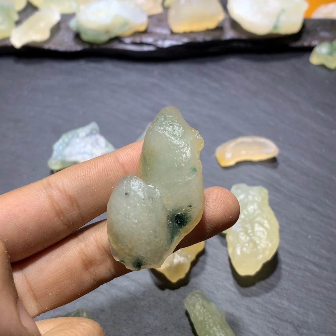 未镶嵌玛瑙/玉髓珠宝奇石