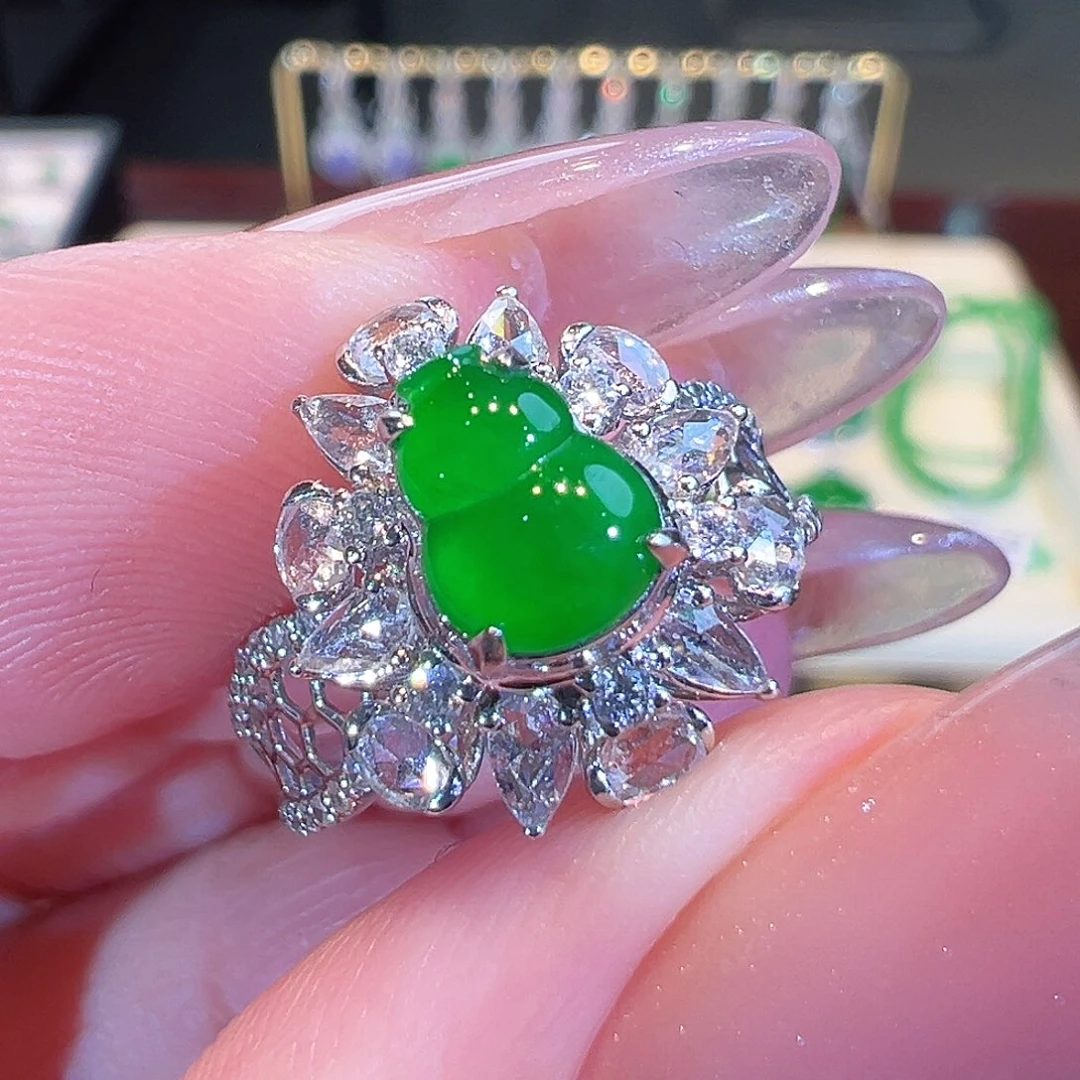 翡翠戒指18K金镶嵌翡翠