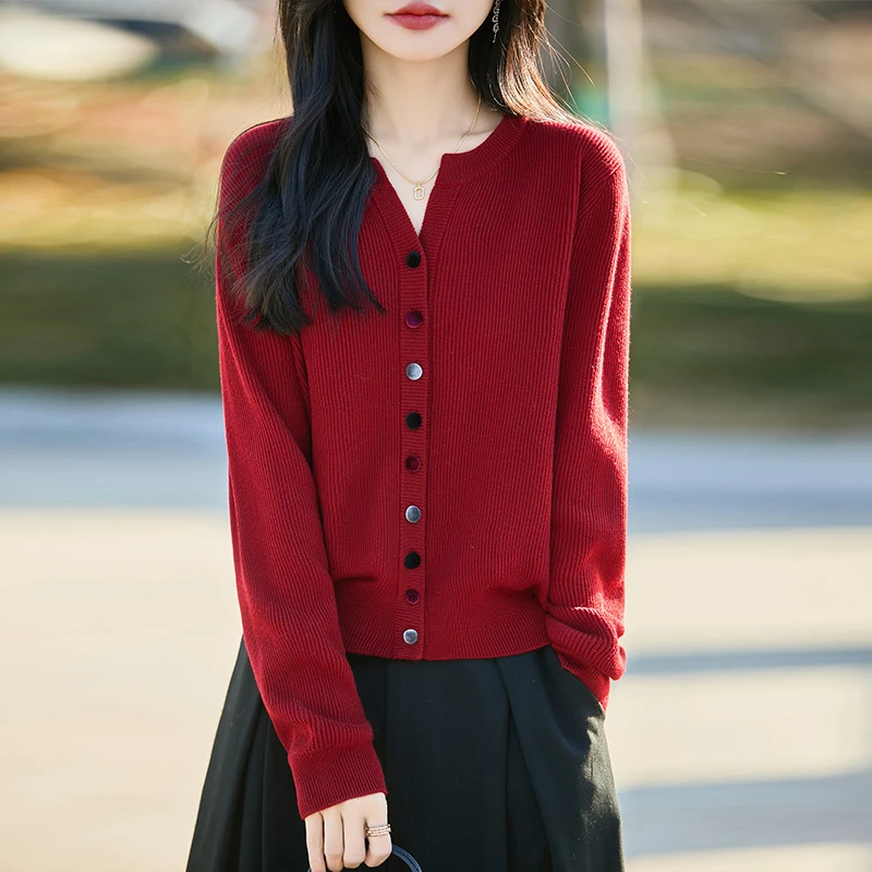 时尚品牌气质小香风V领长袖针织开衫女时尚外搭上衣秋冬款