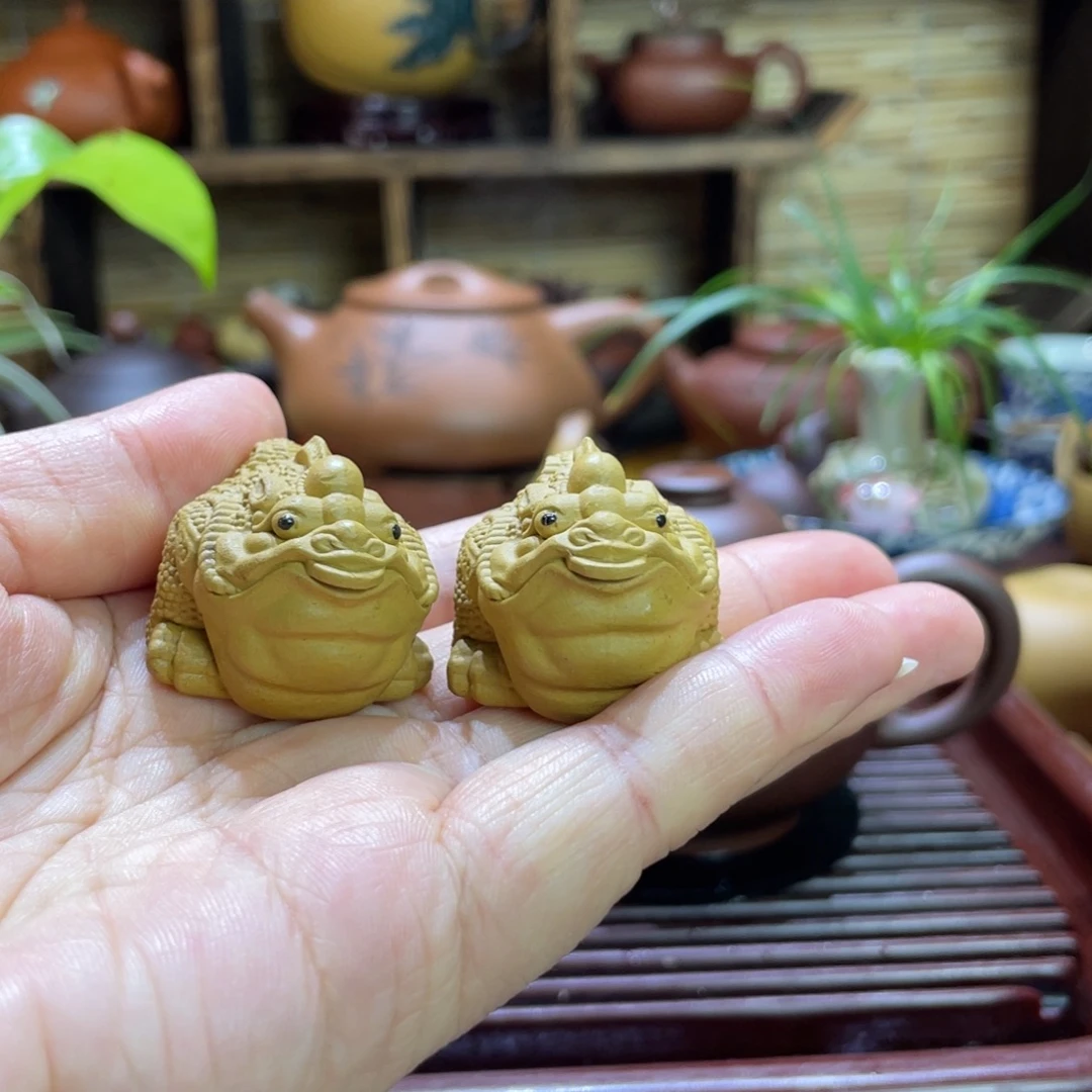 紫砂茶壶拇指金蟾黄金段