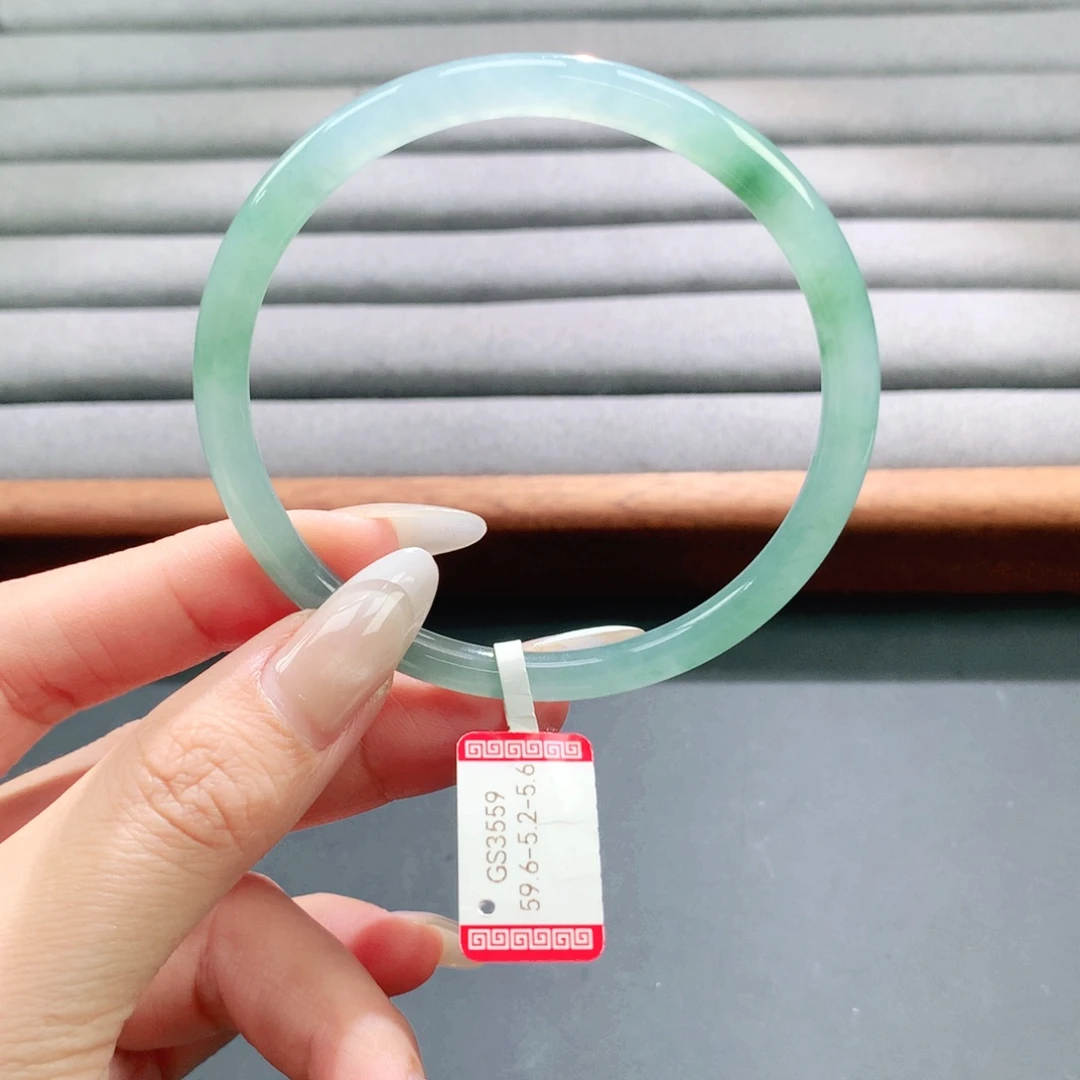 翡翠未镶嵌手镯天然