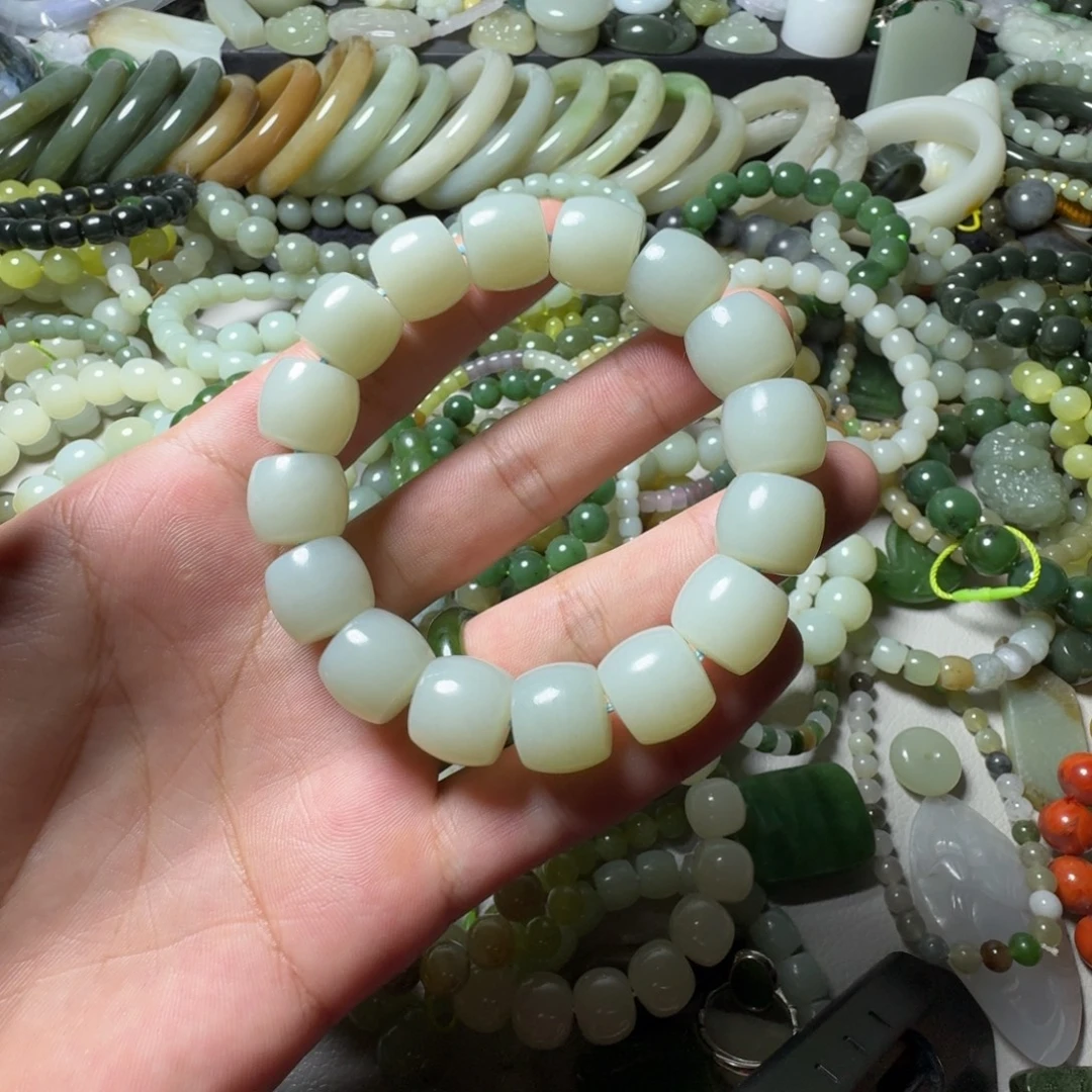 和田玉未镶嵌手串