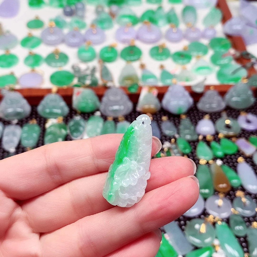 翡翠未镶嵌颈饰天然翡翠A货