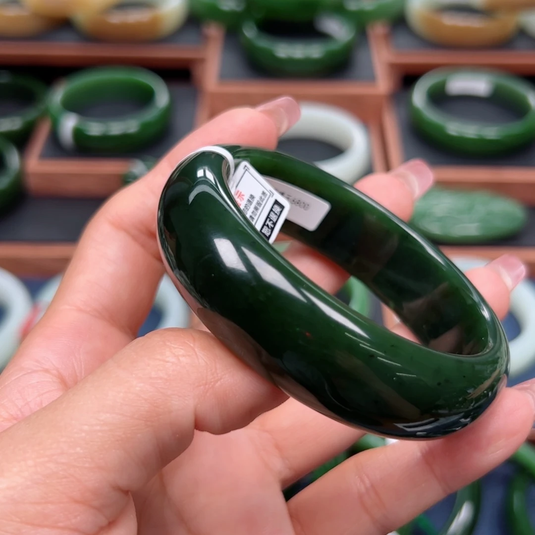 未镶嵌手镯和田玉（碧玉）