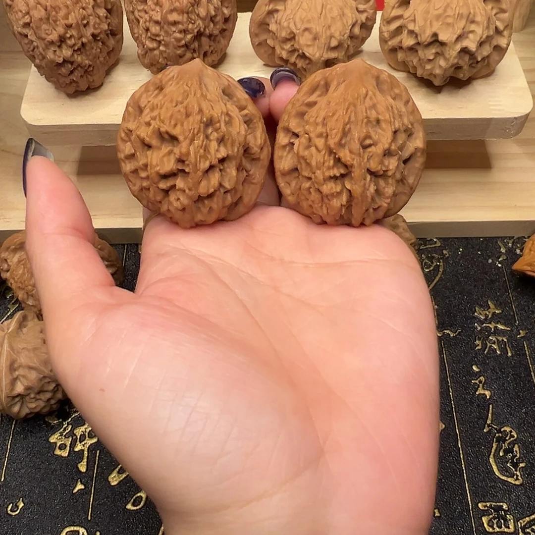 把件桃核虎头39手把件