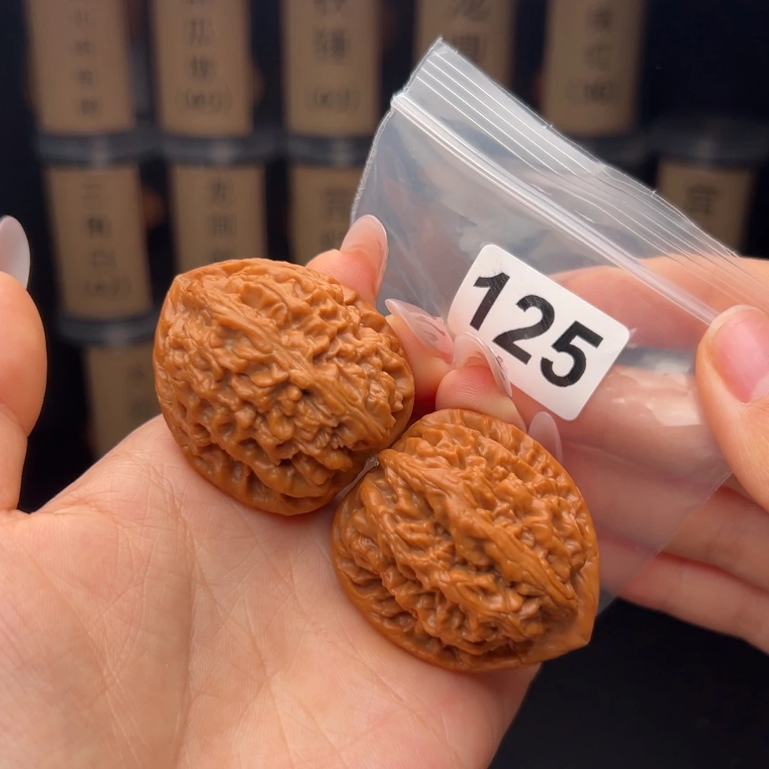 文玩核桃吊坠红锦鲤41