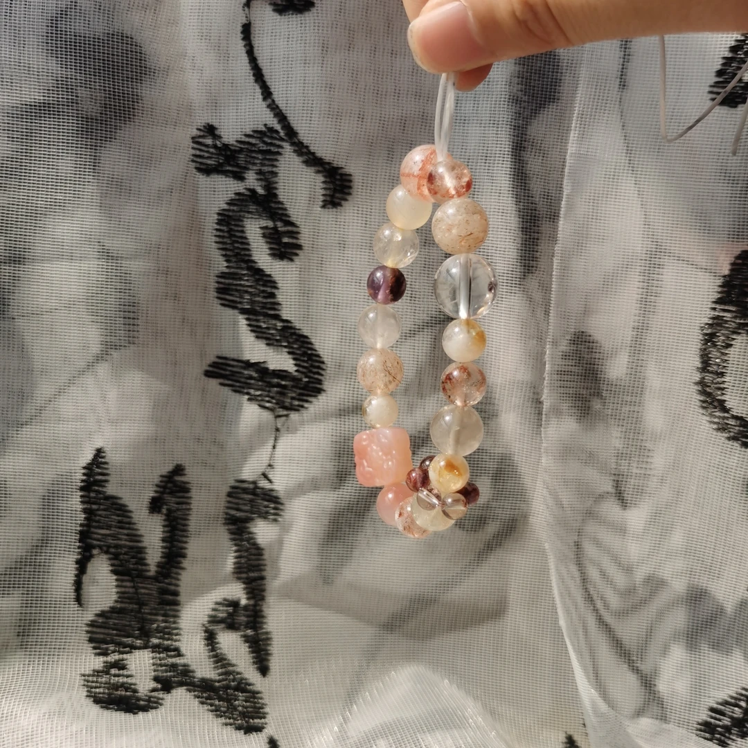 财富稳定有激情原创设计手串 盐源玛瑙四方如意牌金发晶红胶花