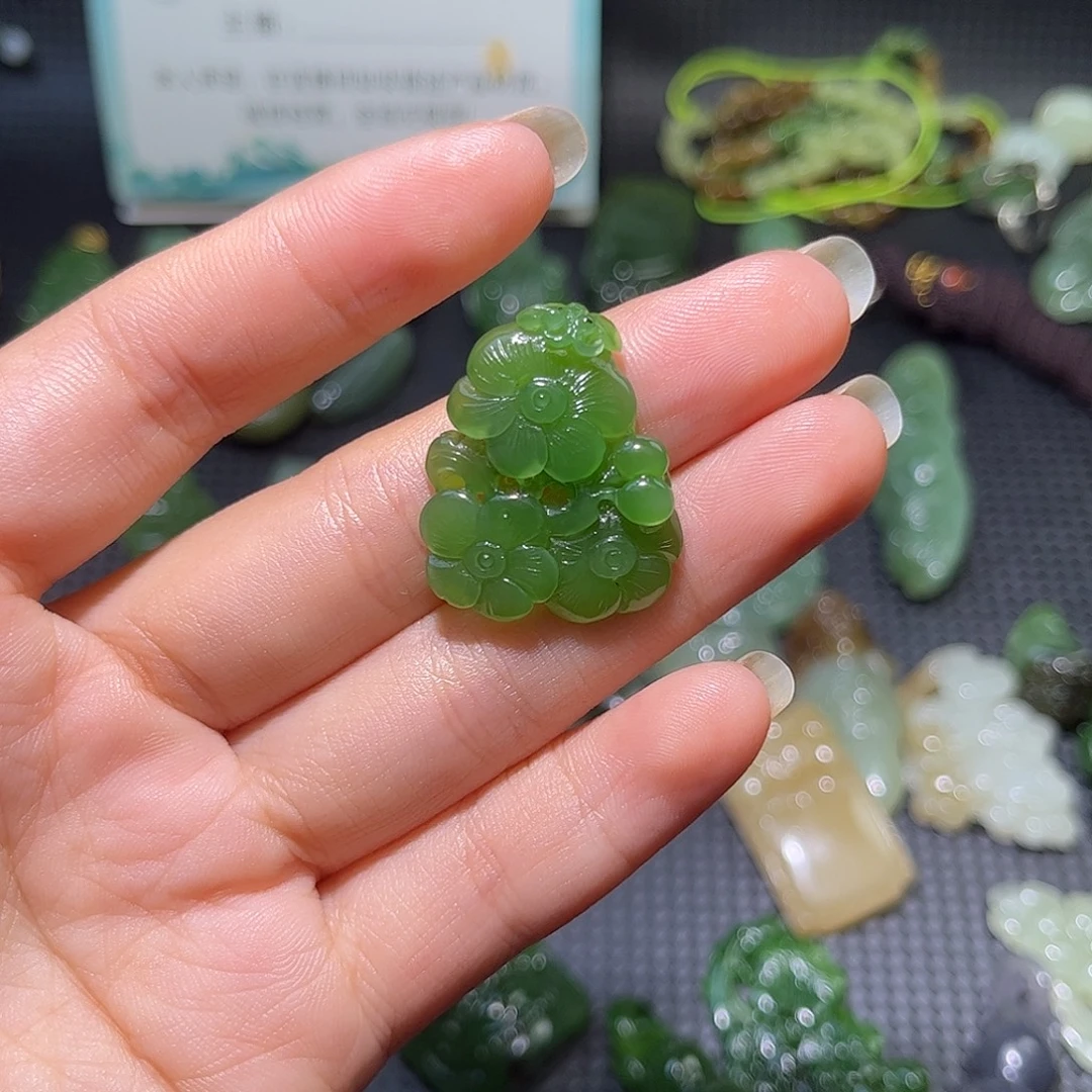 颈饰未镶嵌和田玉