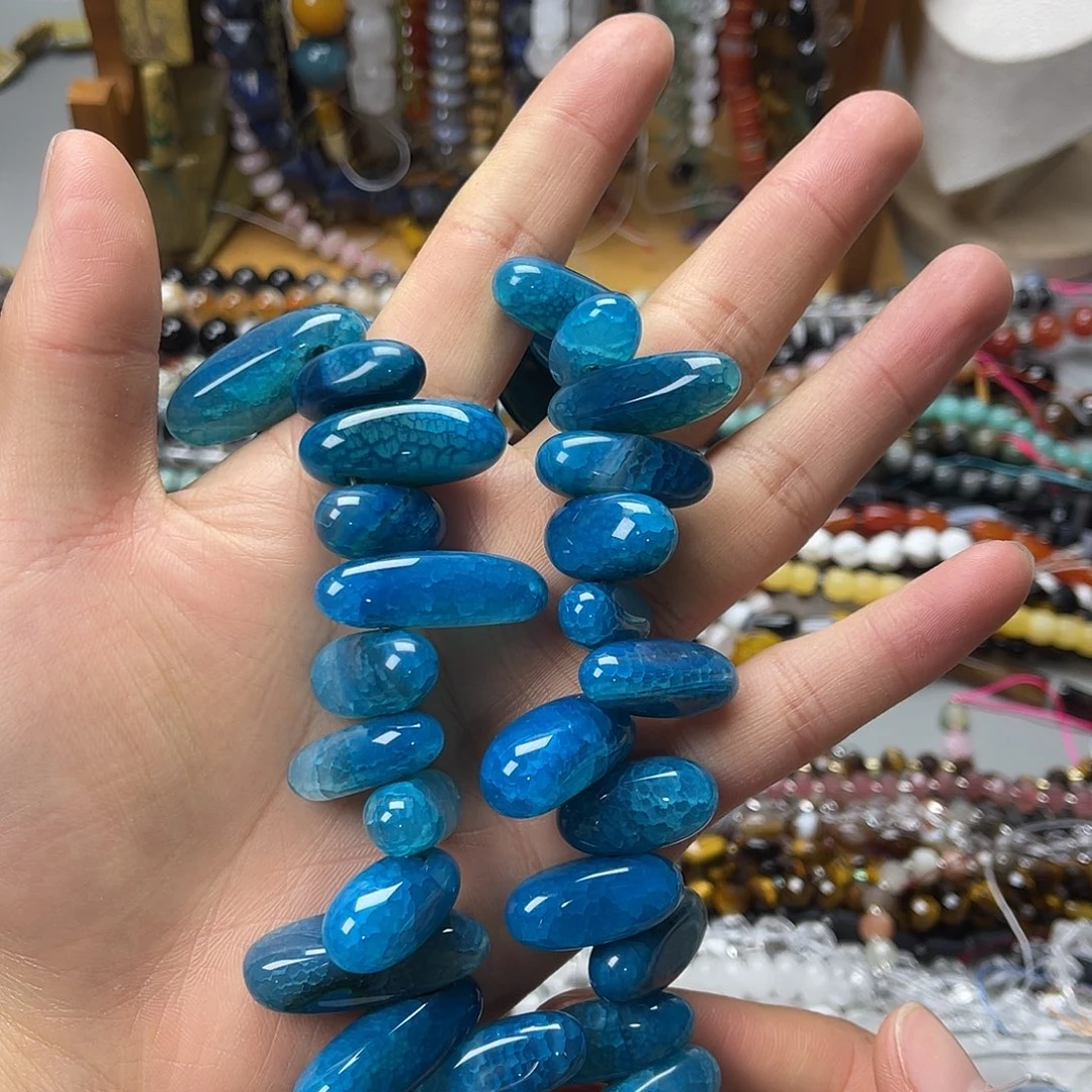 玛瑙/玉髓未镶嵌珠宝半成品蓝龙鳞玛长牙一条