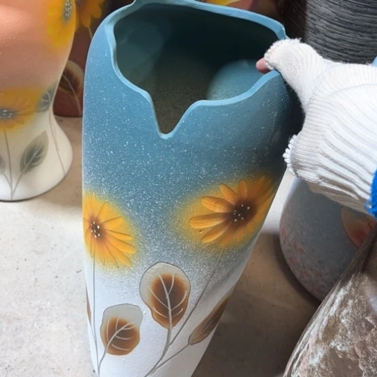 罐默认微瑕，有孔编号17-275